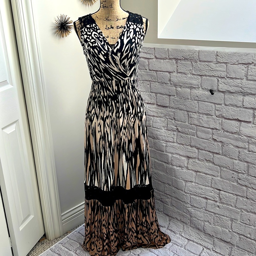 Soma lace top dress black & tan